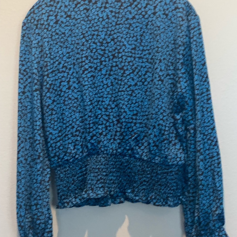Who What Wear Blue Floral Button-Front Blouse - Picture 5 of 6